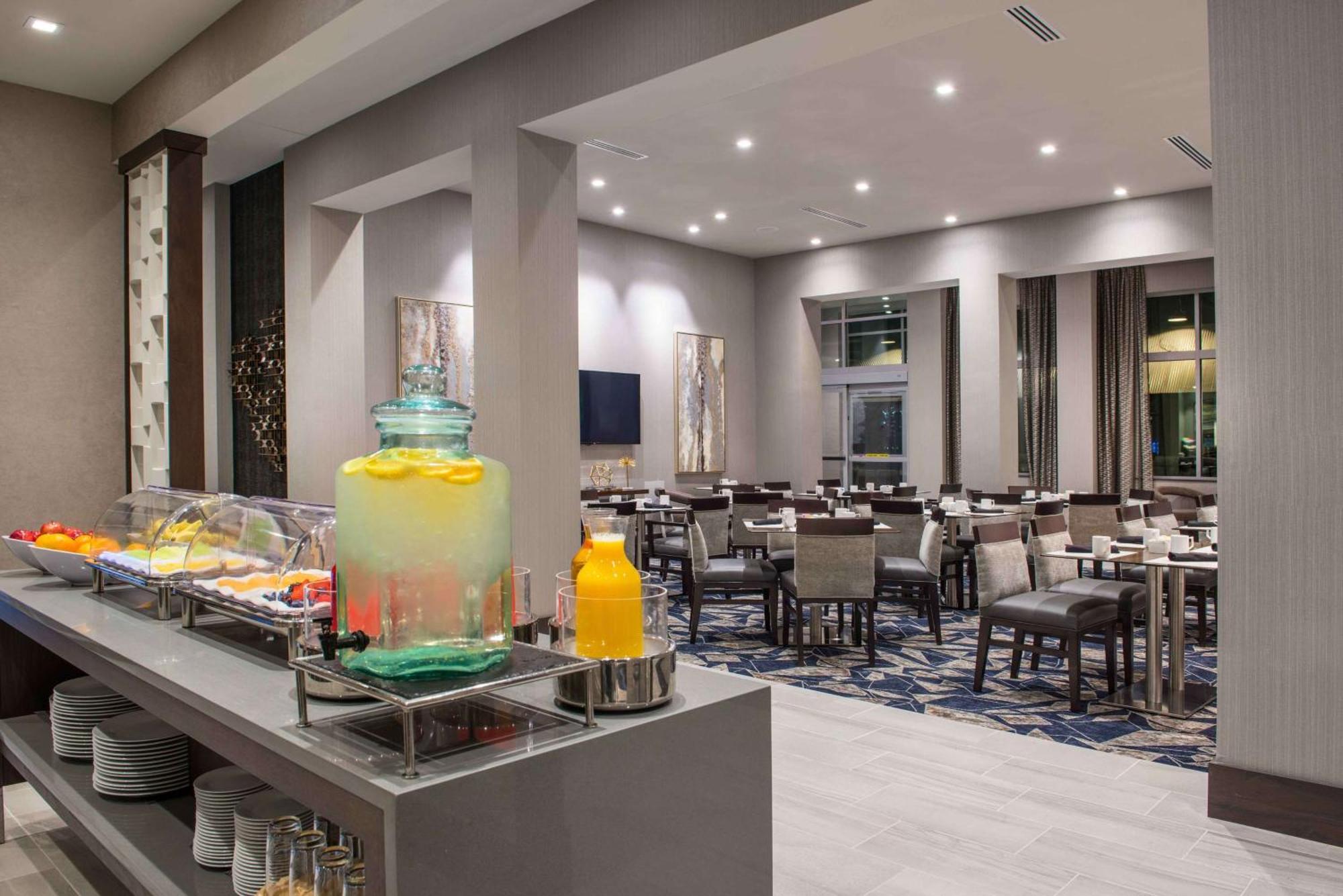 Hilton Garden Inn Foxborough Patriot Place Exterior foto